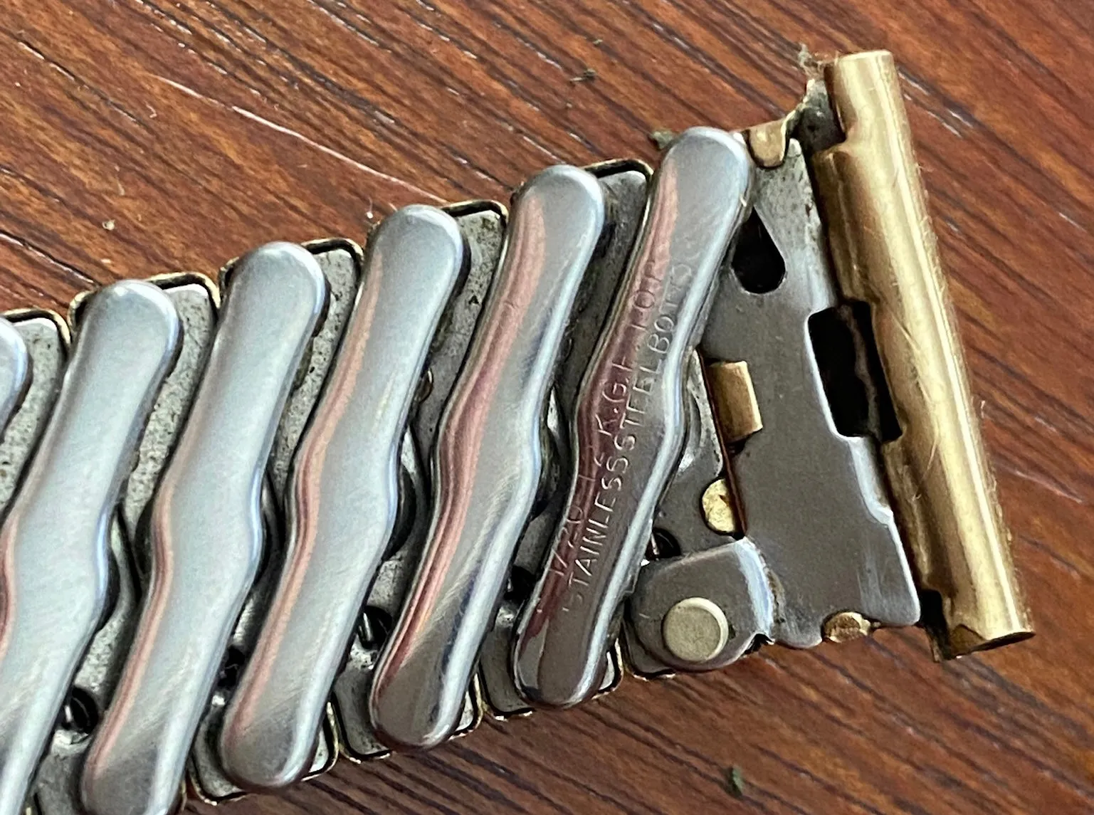 Vintage 1/20 12k Gold Filled Tops Bretton Wrist Watch Stretch Band